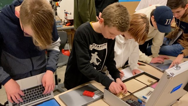 Der arbejdes med at løse opgaver